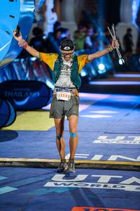 BIB: 5252
                            <button type="button" onclick="openModal(22752983)" class="btn btn-primary btn-sm float-right btn-popup" data-toggle="modal" data-target=".modal-high-quality">
                        <i class="fas fa-shopping-cart"></i> Add to Cart
                    </button>
                                            <button type="button" onclick="isThisMe(22752983, true)" class="btn btn-success btn-sm float-right btn-popup btn-isme hidden" data-toggle="tooltip" data-placement="bottom" title="นี่คือรูปของคุณใช่ไหม คลิกที่นี่เพื่อเอาเข้าอัลบั้ม">
                        <i class="fas fa-plus"></i> Add to album
                    </button>
                    <button type="button" onclick="isThisMe(22752983, false)" class="btn btn-warning btn-sm float-right btn-popup btn-isnotme hidden">
                        <i class="fas fa-ban"></i> Remove from album
                    </button>